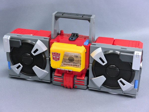 TakaraTomy September Releases In Hand Photos   LG Fortress Maximus Wheelie Rewind Blaster TAV Windblade More  (4 of 33)